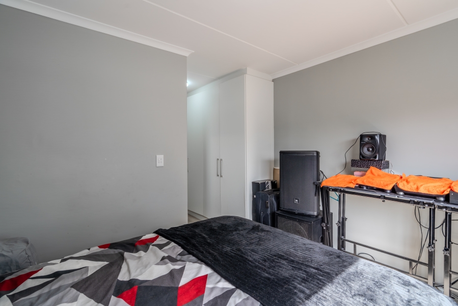 2 Bedroom Property for Sale in Burgundy Estate Western Cape